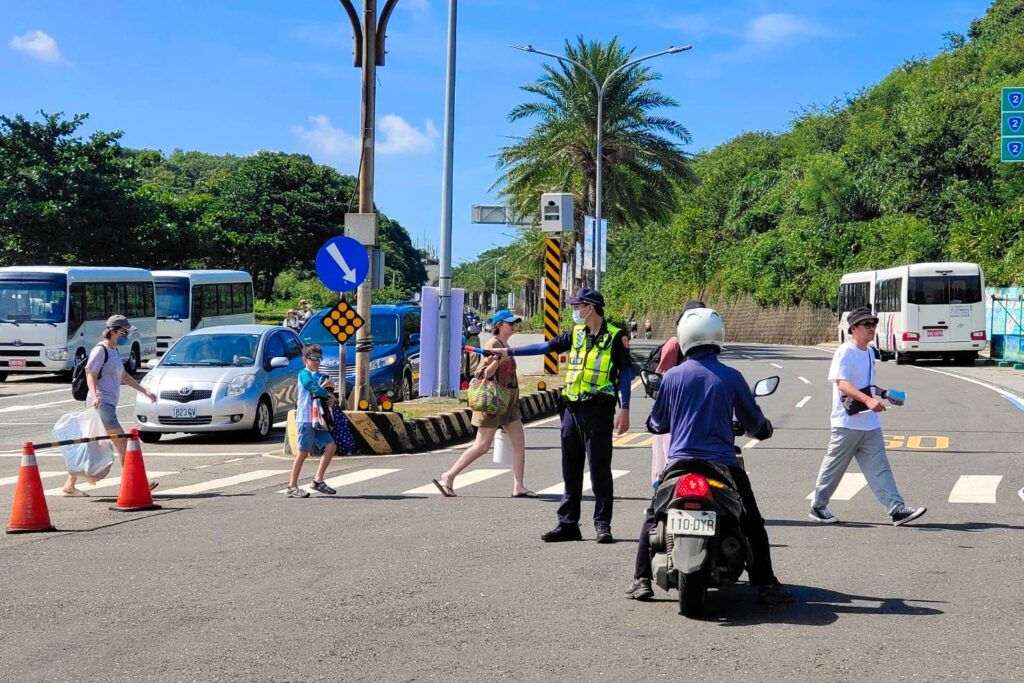 北海岸國際風箏節登場 金山警協助交疏及安全宣導 4 MEITU 20250920 161059554