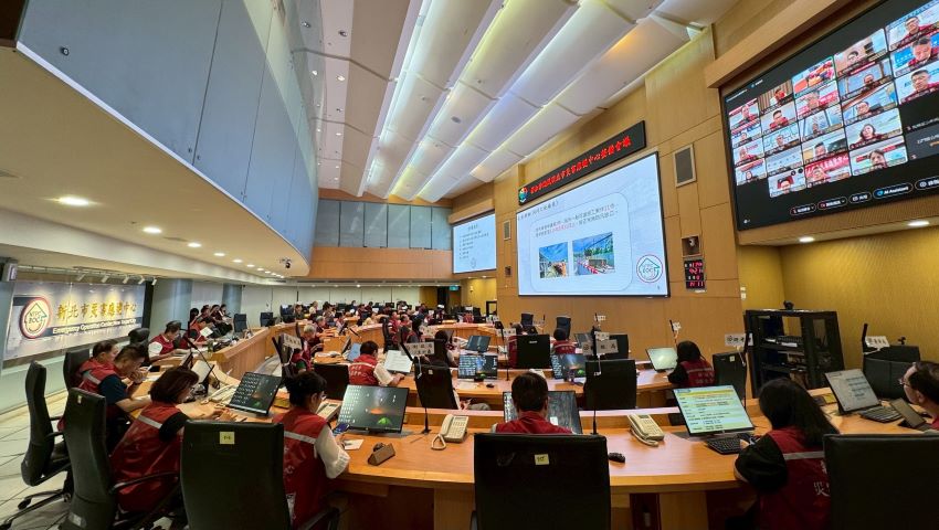 《圖說》新北市因應樺加沙颱風整備會議提醒各區公所不可掉以輕心。〈消防局提供〉