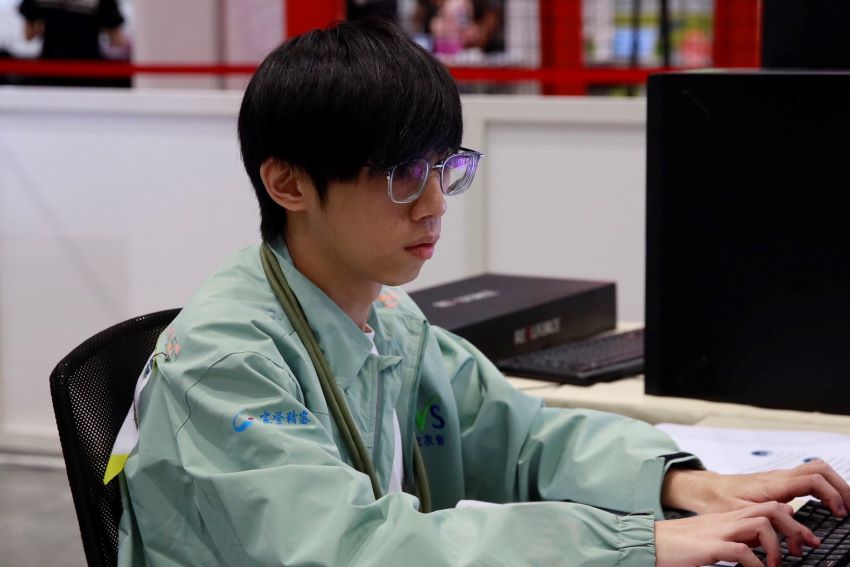 《圖說》被譽為「史上最強高中生」的新北高工呂治寬，更締造資訊類技能競賽連續四屆最強代表。〈教育局提供〉