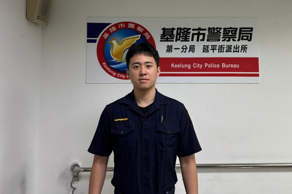 孩童迷途徘徊商家內 暖警耐心安撫助團圓 1 %E9%99%B3%E5%BB%BA%E9%A3%9B