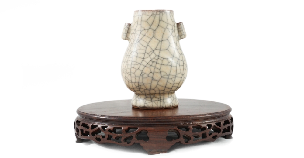 圖▲醉月樓博物館2025秋季拍賣會將拍賣的南宋哥窯貫耳壺。(圖/林辰彥提供)