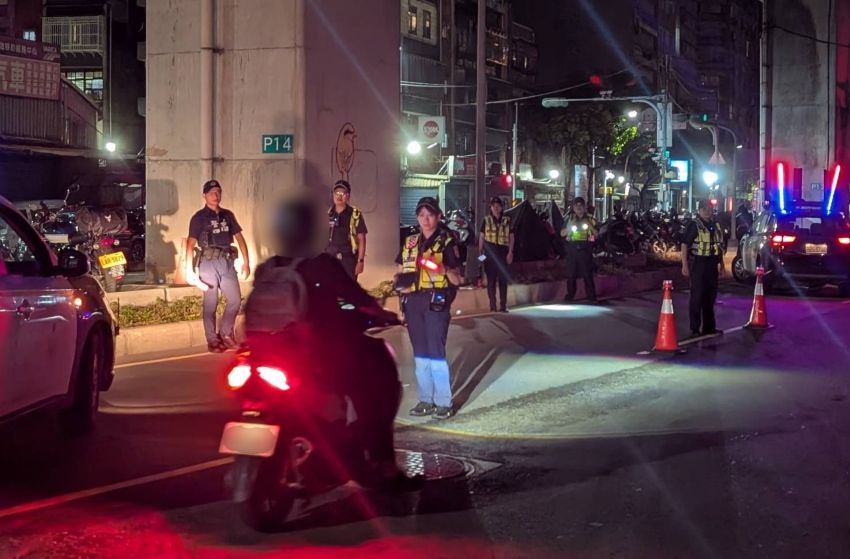 打擊酒駕事故率降53% 三重警AI科技執法奏效 2 《圖說》三重警以大數據針對深夜、餐飲熱區及易肇事路段加強巡查與攔檢,達到「精準打擊、有效震懾」的目標。〈三重分局提供〉