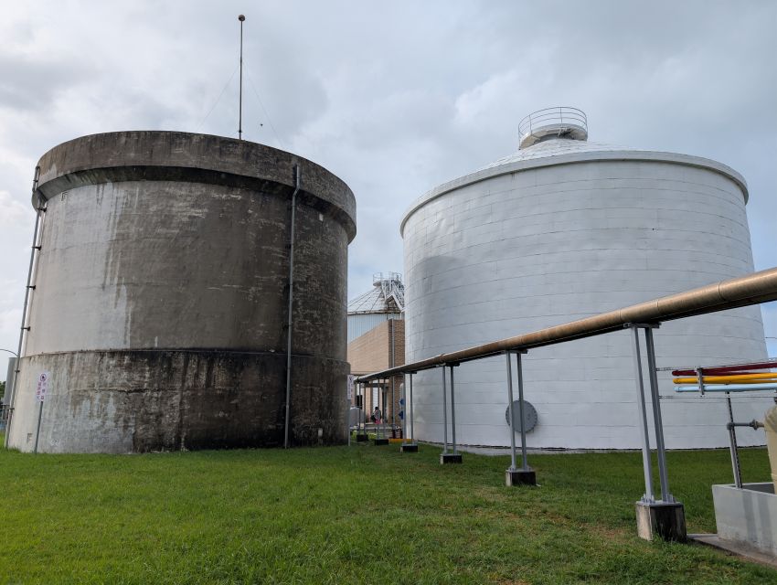 《圖說》淡水水資源回收中心沼氣儲存槽及厭氧消化槽。〈水利局提供〉