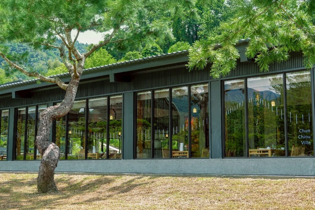 開門見山、離塵不離城 春水堂「春秋山林」9/23試營運 2 LINE ALBUM %E6%98%A5%E6%B0%B4%E5%A0%82%E6%89%93%E9%80%A0%E9%A4%90%E9%A3%B2%E7%94%9F%E6%B4%BB%E7%BE%8E%E5%AD%B8%E6%96%B0%E5%9C%B0%E6%A8%99%E3%80%8C%E6%98%A5%E7%A7%8B%E5%B1%B1%E6%9E%97%E3%80%8D 250923 5