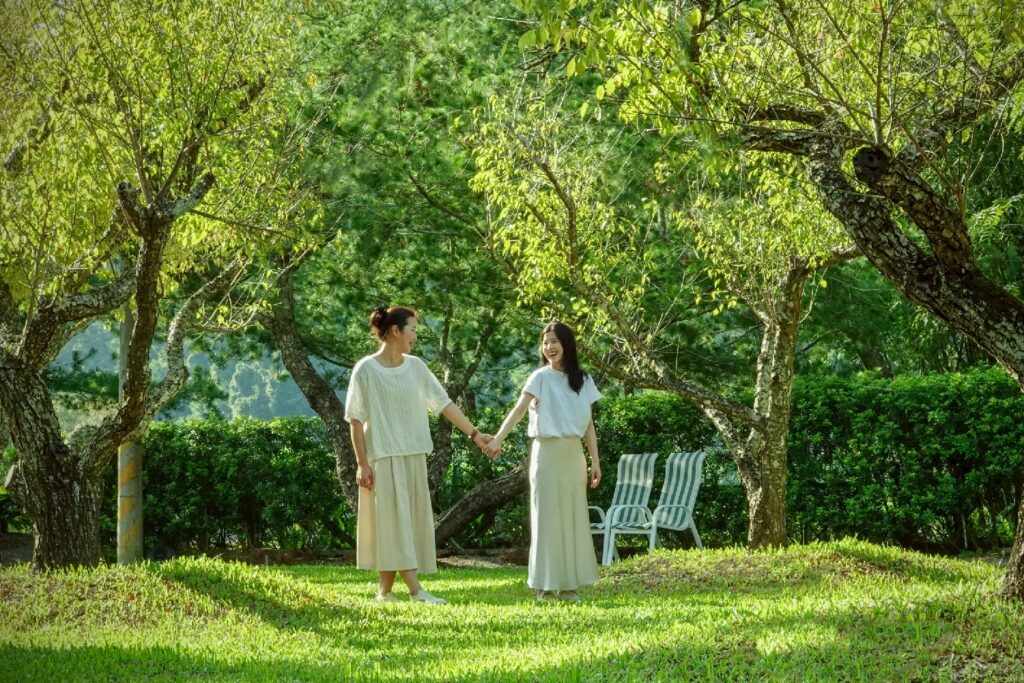 開門見山、離塵不離城 春水堂「春秋山林」9/23試營運 3 LINE ALBUM %E6%98%A5%E6%B0%B4%E5%A0%82%E6%89%93%E9%80%A0%E9%A4%90%E9%A3%B2%E7%94%9F%E6%B4%BB%E7%BE%8E%E5%AD%B8%E6%96%B0%E5%9C%B0%E6%A8%99%E3%80%8C%E6%98%A5%E7%A7%8B%E5%B1%B1%E6%9E%97%E3%80%8D 250923 1