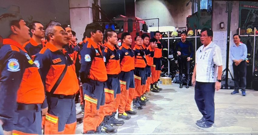 《圖說》陳崇岳提醒同仁務必注意救援安全，確保任務圓滿。〈消防局提供〉