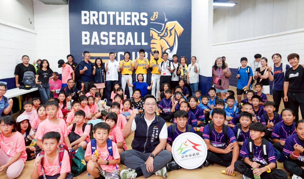 %E5%AD%B8%E7%AB%A5%E5%80%91%E8%88%87%E7%90%83%E6%98%9F%E4%BA%92%E5%8B%95%E7%95%99%E4%B8%8B%E6%BB%BF%E6%BB%BF%E5%9B%9E%E6%86%B6