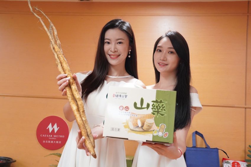 《圖說》新北健康三寶-山藥結合貢寮鮑料理及東北角輕旅行，並串聯三貂嶺生態友善隧道及海洋資源復育區打造低碳之旅啟動。〈記者葉柏成攝〉