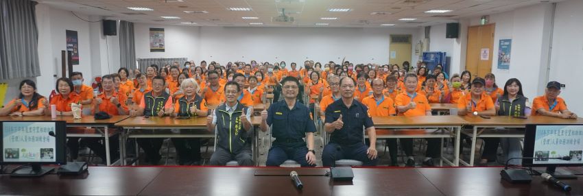 《圖說》板橋分局114年下半年守望相助隊任務訓練合影。〈板橋分局提供〉