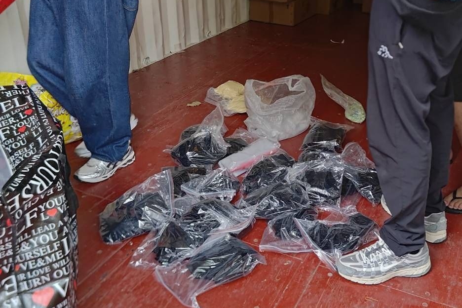 鐵皮貨櫃成毒品分裝場為警瓦解 2 MEITU 20250926 100017551