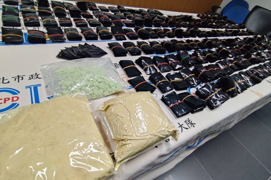 鐵皮貨櫃成毒品分裝場為警瓦解 3 MEITU 20250926 095954050