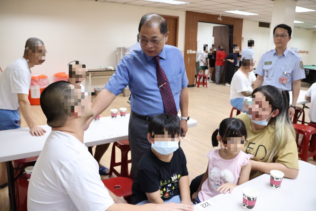 新竹監獄秋節懇親面對面 400收容人親情流露享天倫 1 11409262