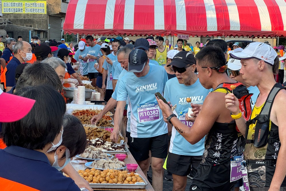 圖▲結合在地美食特色的超豐富補給品，一直都是新屋馬的亮點之一。