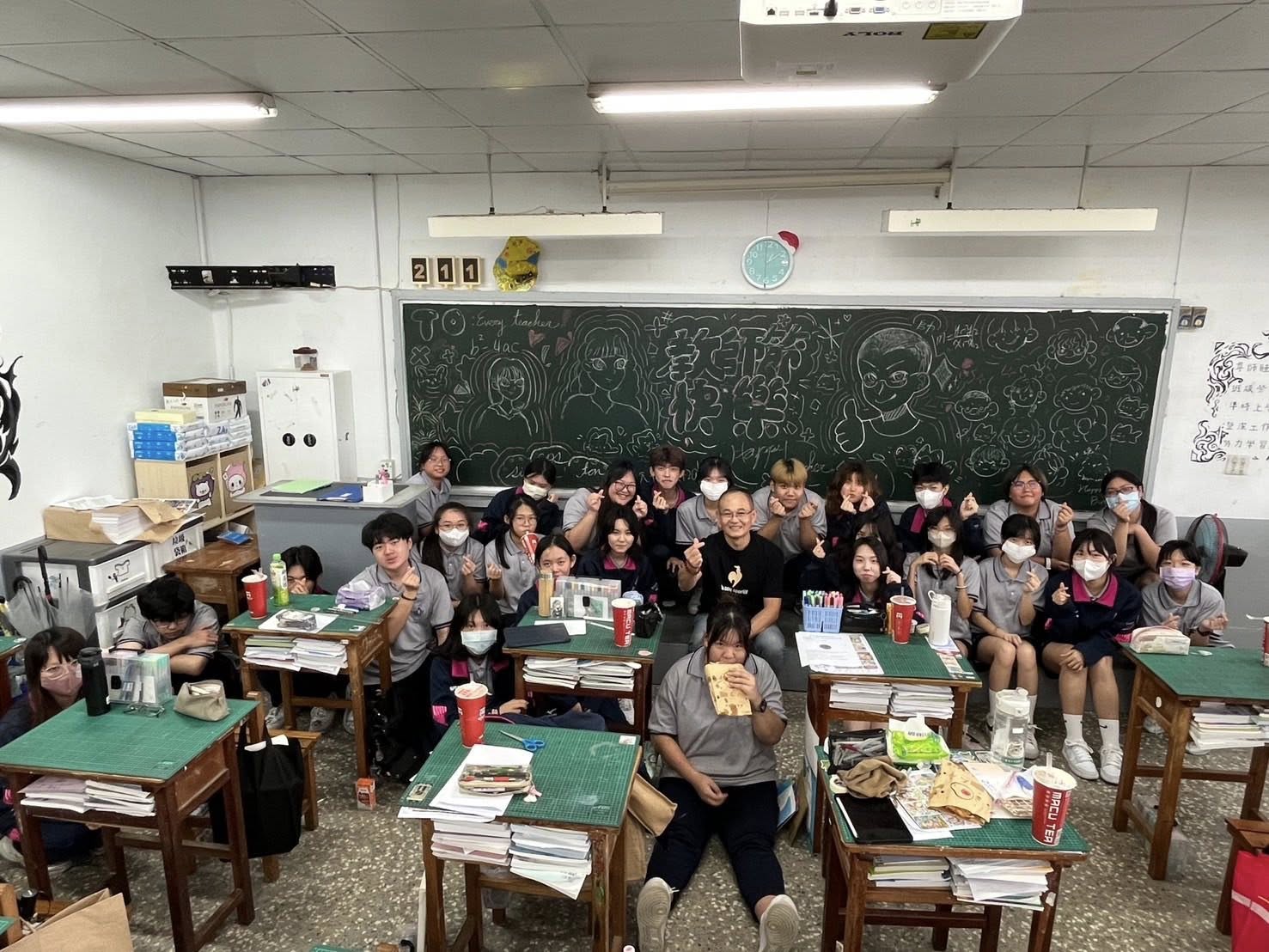 二信高中孩子的「甜心」與「貼心」點燃教師的熱情 3 554948026 1296934765567140 3730175942223909297 n