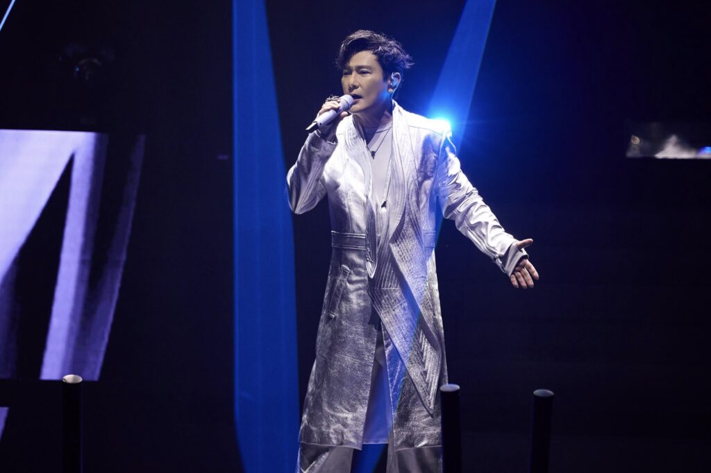 張信哲《未來式Our Story》海外開跑 首站拉斯維加斯盛大啟航 1 %E4%B8%8B%E5%8D%883.01 2025 9 29%E7%9A%84%E5%BD%B1%E5%83%8F