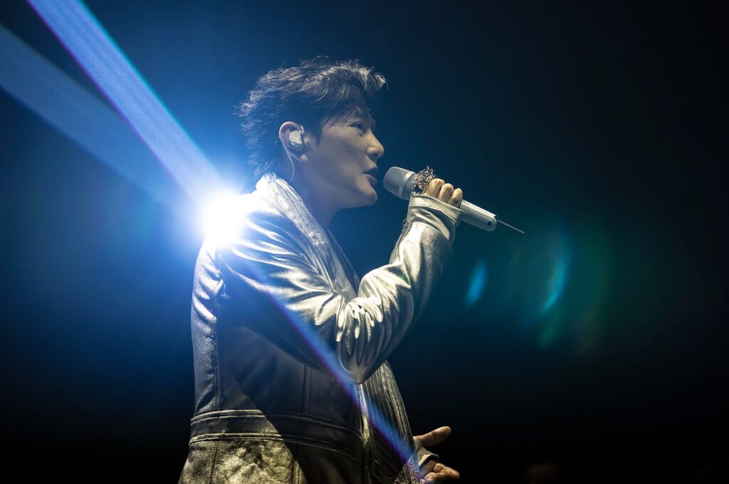 張信哲《未來式Our Story》海外開跑 首站拉斯維加斯盛大啟航 3 %E4%B8%8B%E5%8D%883.02 2025 9 29%E7%9A%84%E5%BD%B1%E5%83%8F 1