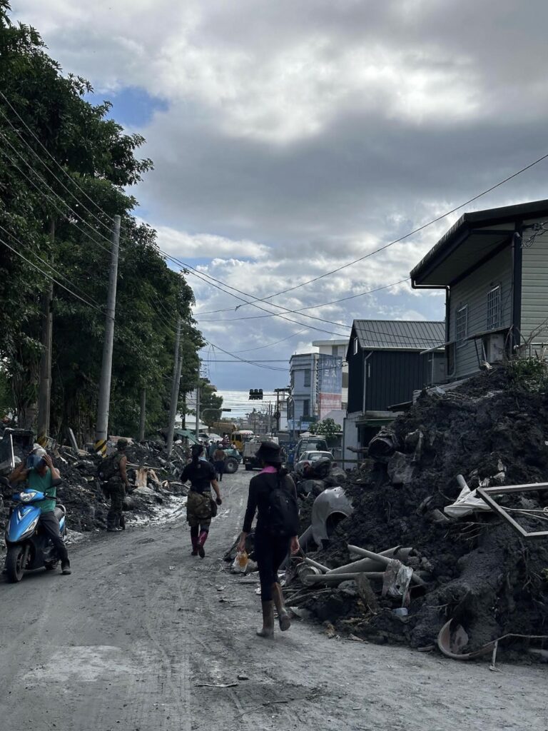 暖!花蓮災後現場 「美國隊長」Rock衝第一 募肌肉戰隊 2 %E4%B8%8B%E5%8D%883.55 2025 9 30%E7%9A%84%E5%BD%B1%E5%83%8F