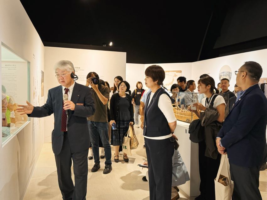 《圖說》集結海內外多個重量級單位珍貴館藏於同場展示。〈十三行提供〉