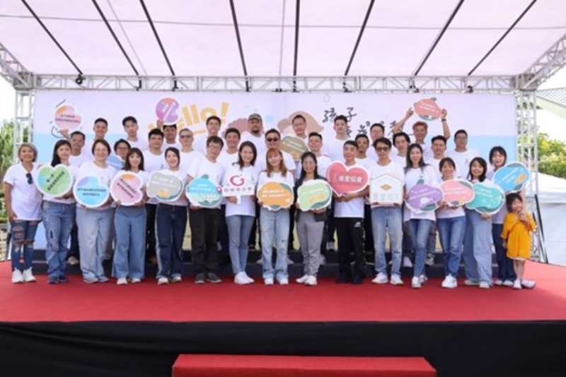 「職涯探索公益野餐」圓滿落幕 心偲教育開啟 365 陪伴計畫 1 圖▲心偲教育發起、北市社會局指導,結合逾 30 家中小企業與文化局共同響應的《孩子,請多指教|企業聯合公益野餐活動》,9/27日台北花博花海廣場舉行。