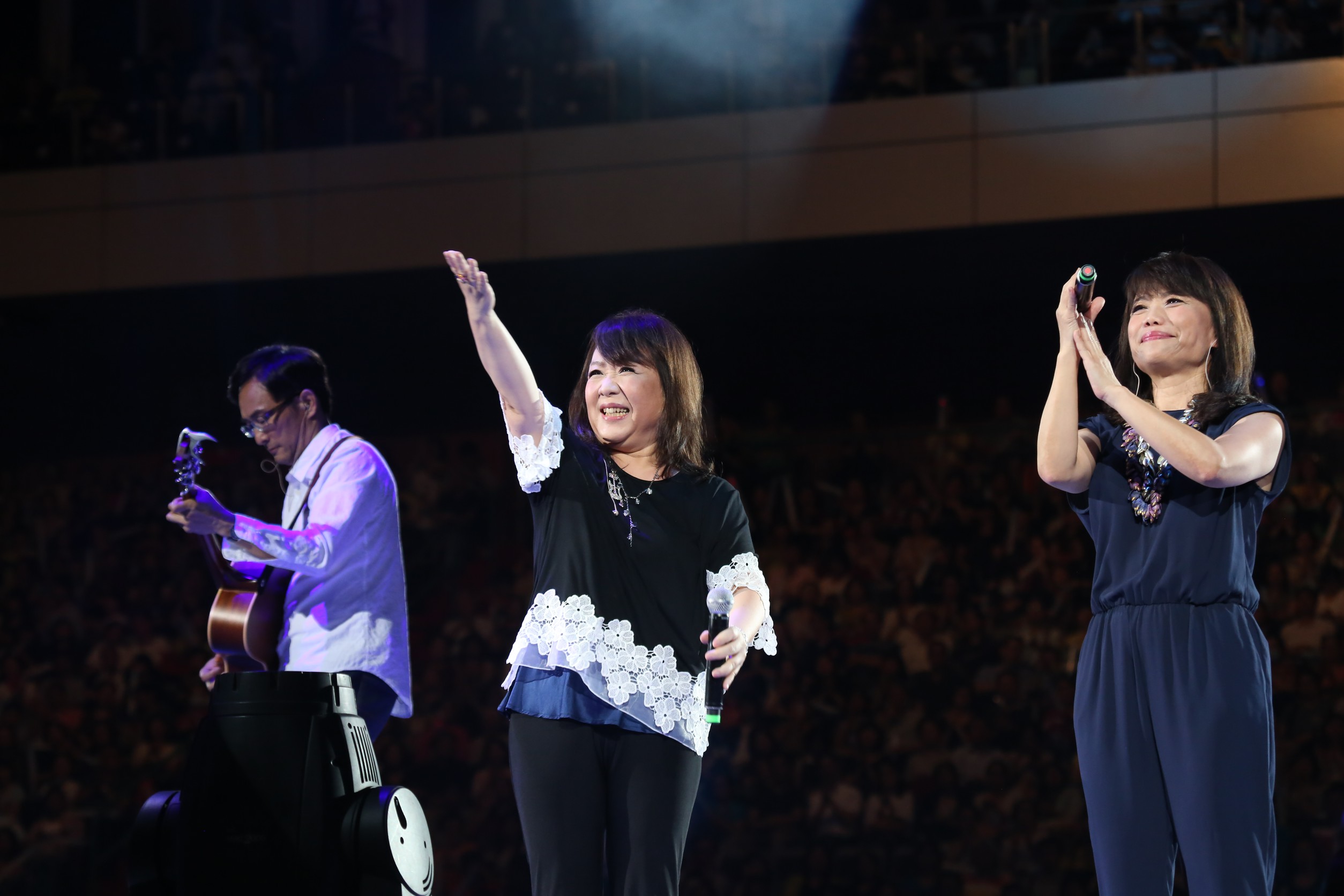 民歌大巨蛋「海歸派」星光齊聚呼應中秋「月圓人團圓」秦祥林熱情響應集體總動員「回家」歡唱團聚 | 索引新聞 INDEX News