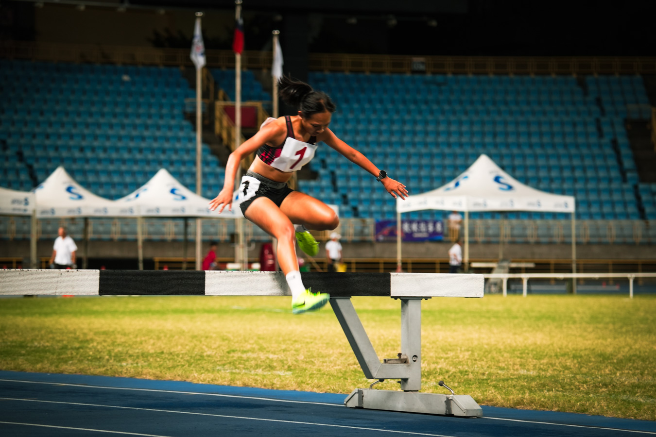 吳宥葳高中選擇二信應日科 突破障礙賽北市田徑奪冠 1 f046ff26133e18ce59ffa7ba2fff7a97084b6fbb10729ed4da8c3d3f5a3ae7c9