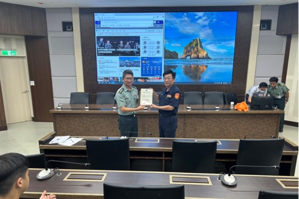 防止大學生發生事故 警應邀宣導交通安全 1 MEITU 20251001 172553938