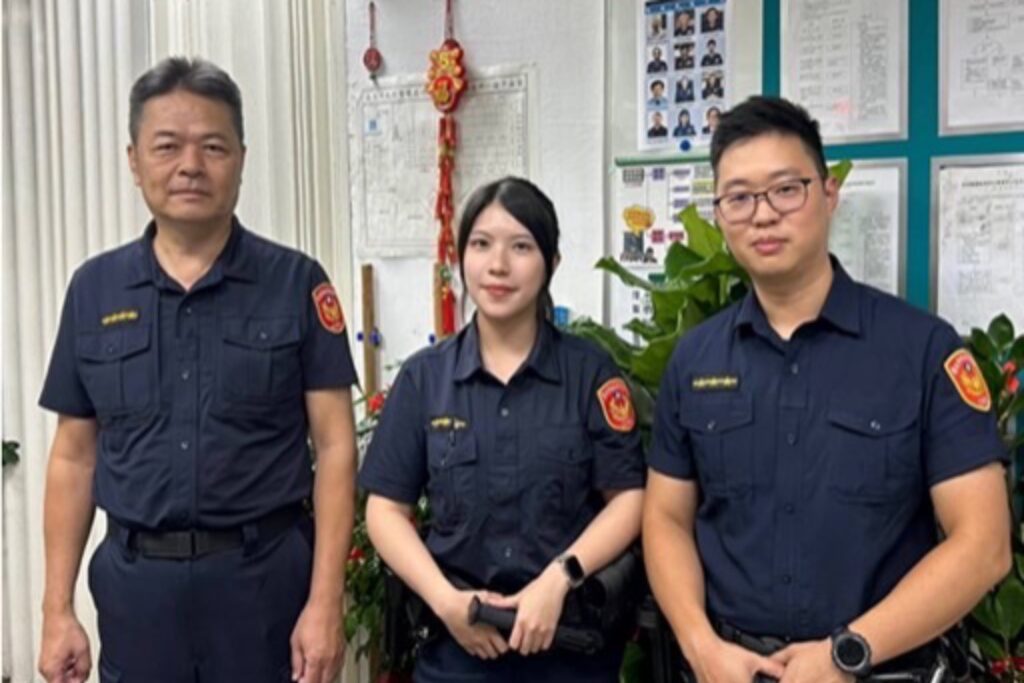 90歲翁迷途圖書館 內湖警即時協助返家 1 MEITU 20251002 082655913