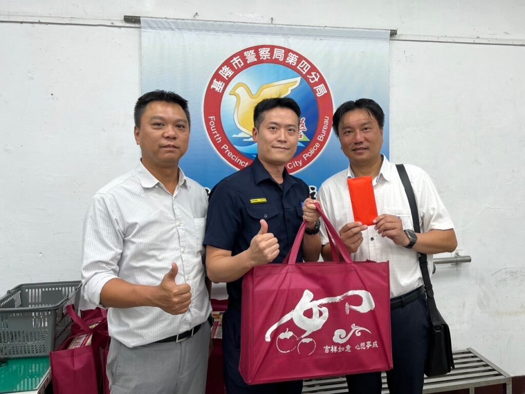 中秋佳節人團圓 中華警友致贈慰勞警 3 MEITU 20251002 160814448