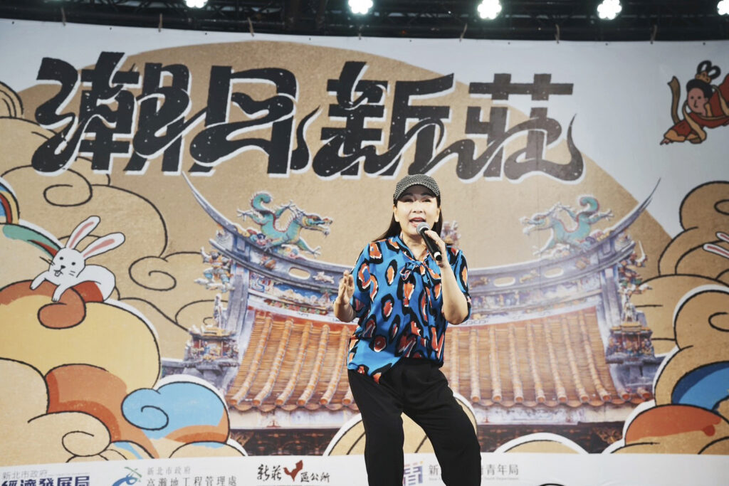 廟街中秋夜市吸萬人潮!首屆「潮月新莊」盛大登場 2 %E5%BC%B5%E7%A7%80%E5%8D%BF