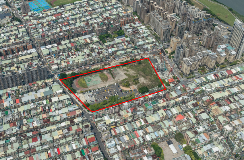 打造全齡共融醫養生活園區 三重銀新未來城10/21說明會 2 《圖說》基地空拍圖二。〈城鄉局提供〉