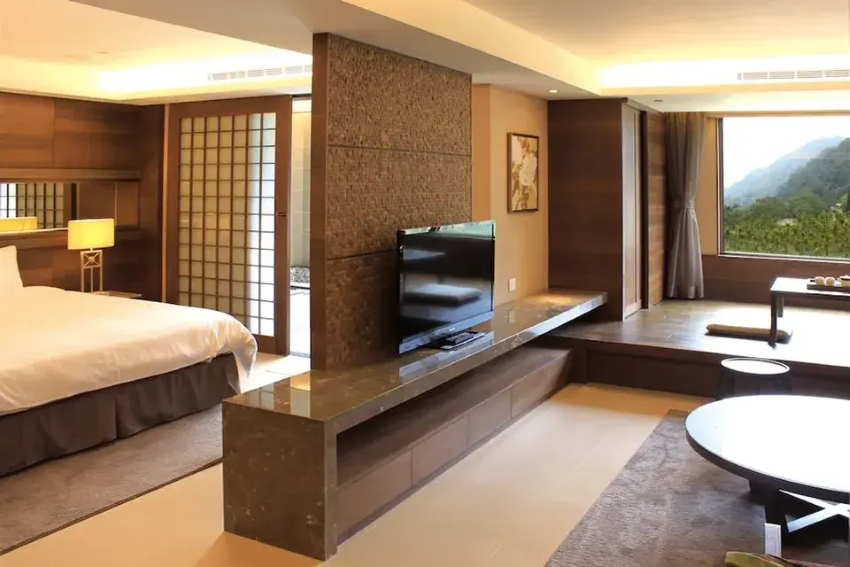 《圖說》三峽大板根森林溫泉酒店勇奪「優良旅館金獎」、「ISQM國際服務品質認證金獎」及「PetFAC寵物友善住宿認證金獎」三項金獎。〈觀旅局提供〉