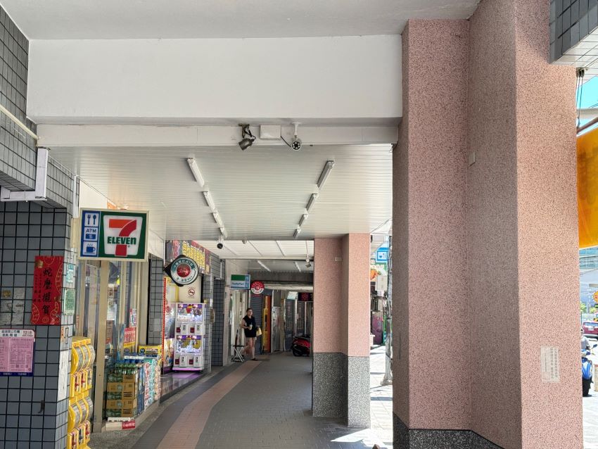 《圖說》耐震弱層補強工程完成後梁柱結構更穩固。圖為補強後。〈工務局提供〉