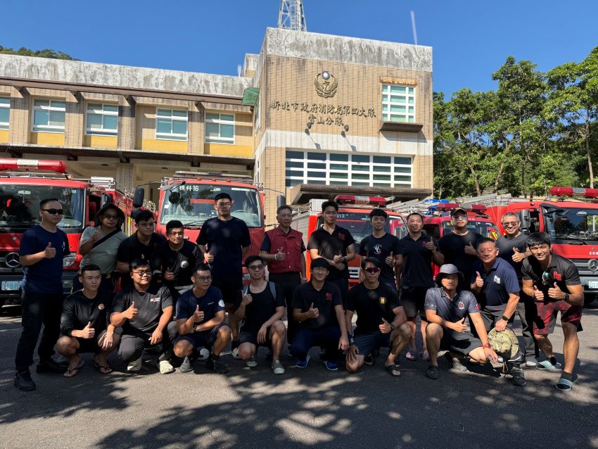 《圖說》新北消再出動支援光復鄉清淤，今天下午在雪山分隊整隊完畢後，隨即馳援。〈消防局提供〉