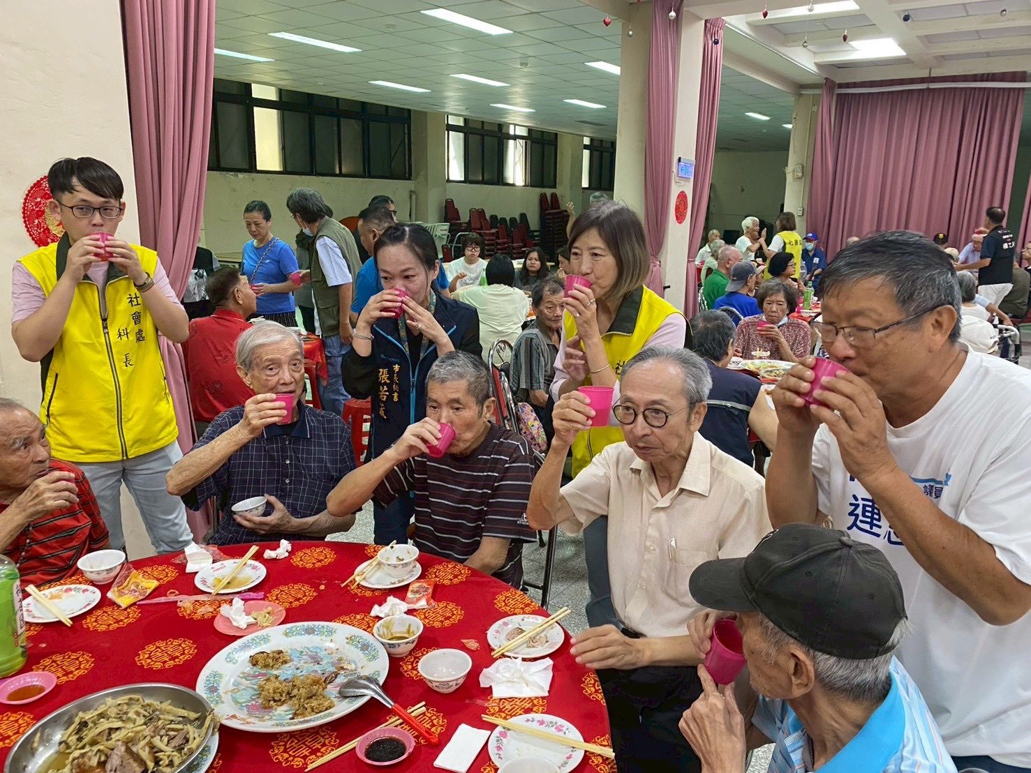 基隆贈禮賀中秋 溫暖老福機構近1,300名長者心 | 索引新聞 INDEX News 基隆贈禮賀中秋 溫暖老福機構近1,300名長者心 | 索引新聞 INDEX News