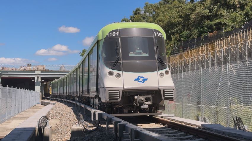 《圖說》萬大中和線列車測試中。〈捷運局提供〉
