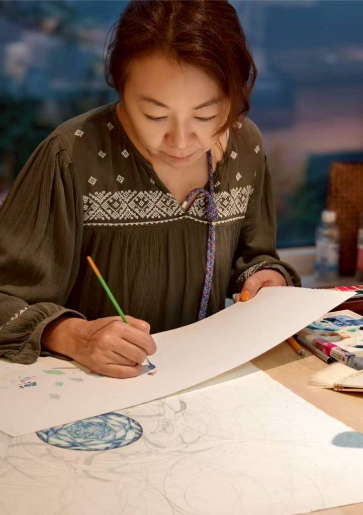 《心圓道現》的溫柔宇宙:丁梓筠的曼陀羅之路 | 索引新聞 INDEX News 《心圓道現》的溫柔宇宙:丁梓筠的曼陀羅之路 | 索引新聞 INDEX News