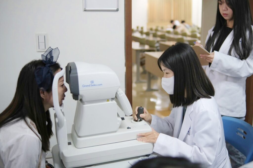 01 %E4%B8%AD%E5%B1%B1%E9%86%AB%E5%A4%A7%E8%87%A8%E5%BA%8A%E5%B0%8E%E5%90%91%E7%9A%84%E6%95%99%E5%AD%B8%E6%88%90%E6%9E%9C%EF%BC%8C%E5%8F%8D%E6%98%A0%E5%9C%A8%E6%AF%8F%E5%B9%B4%E5%9C%8B%E8%80%83%E7%9A%84%E5%84%AA%E7%95%B0%E8%A1%A8%E7%8F%BE%E4%B8%AD%E3%80%82%E5%8F%B3%E4%BA%8C%E7%82%BA%E9%A9%97%E5%85%89%E5%B8%AB%E6%A6%9C%E9%A6%96%E8%91%89%E7%BE%BF