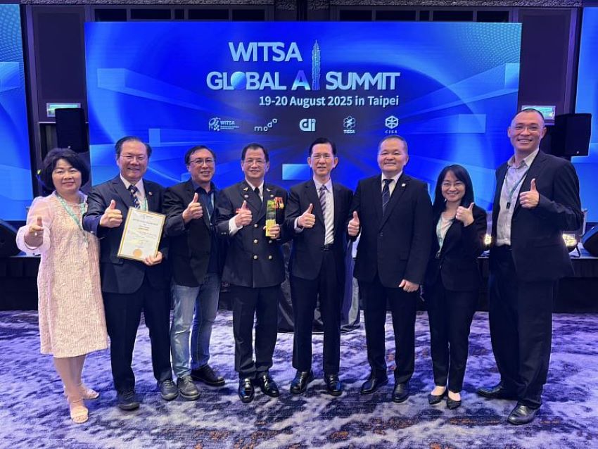分享殊榮 新北消獻2025WITSA「智慧城市獎」首獎 5 《圖說》這項殊榮於 8月19日全球人工智慧高峰會(WITSA Global AI Summit)上頒發。〈消防局提供〉