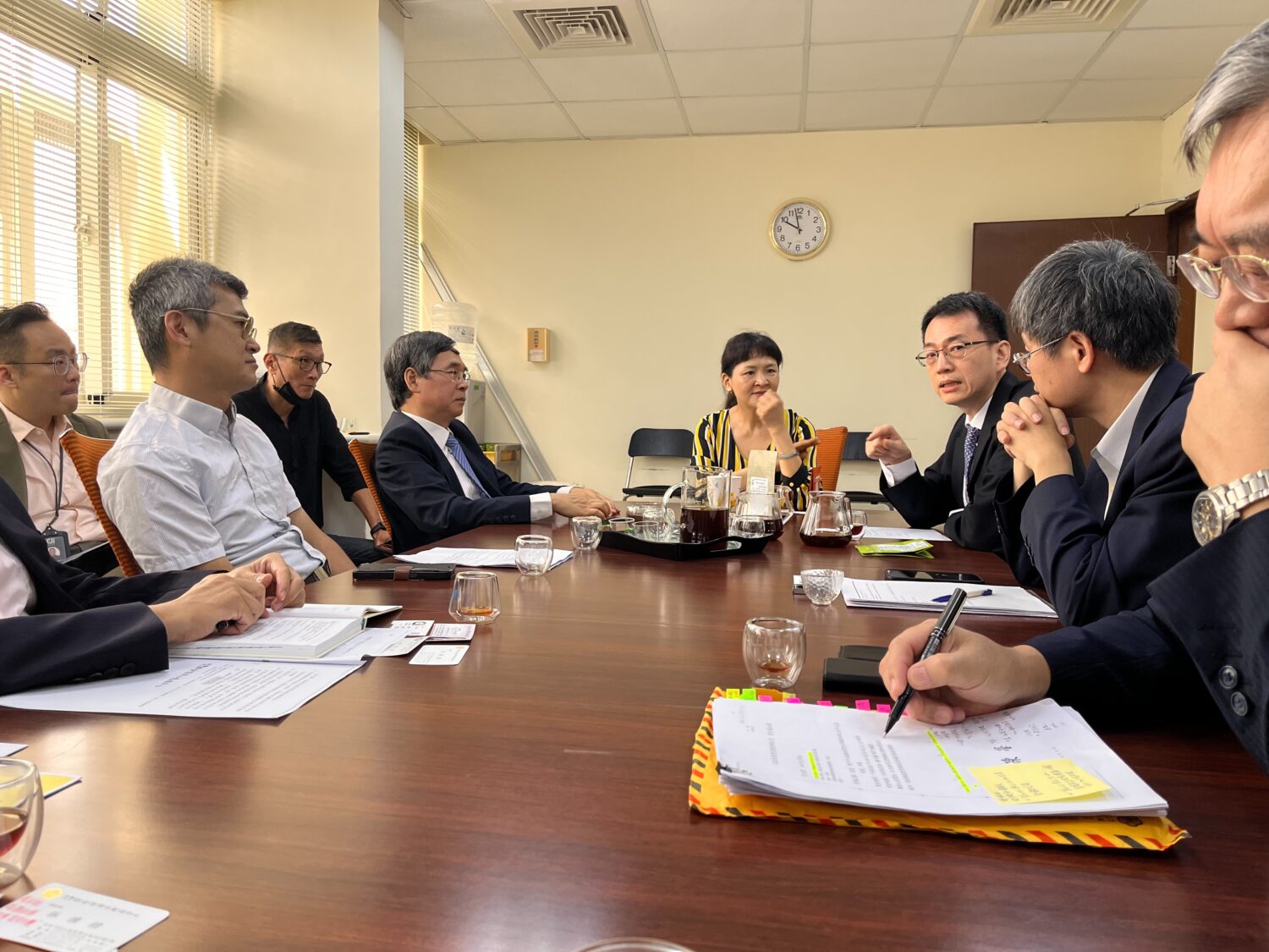 會議在陳瑩委員安排與立法院研究室江主任專業且中立的協調下，順利凝聚共識並獲致圓滿結果。（圖／台灣數位電商創新協會提供）