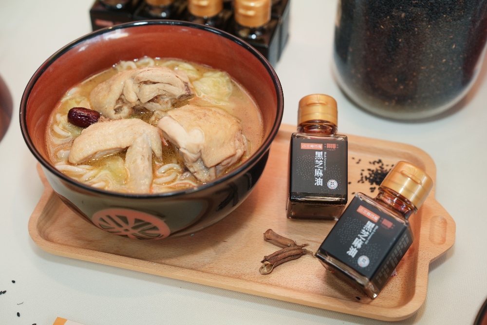 圖▲「三商巧福」推出的麻油雞湯麵，將於10月27日上市。