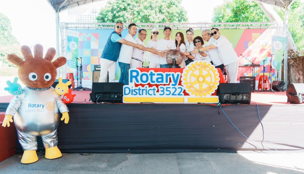 圖▲幸福園遊會啟動儀式在總監DG Capital，總籌主委Melody，執行長Sandra及地區長官共同加持下，圓滿成功。左五：扶輪3522地區總監 林政邦DG Capital、右五：相信幸福博覽會總籌主委 PP Melody、右四：幸福園遊會執行長PP Sandra。(圖/國際扶輪3522地區提供)