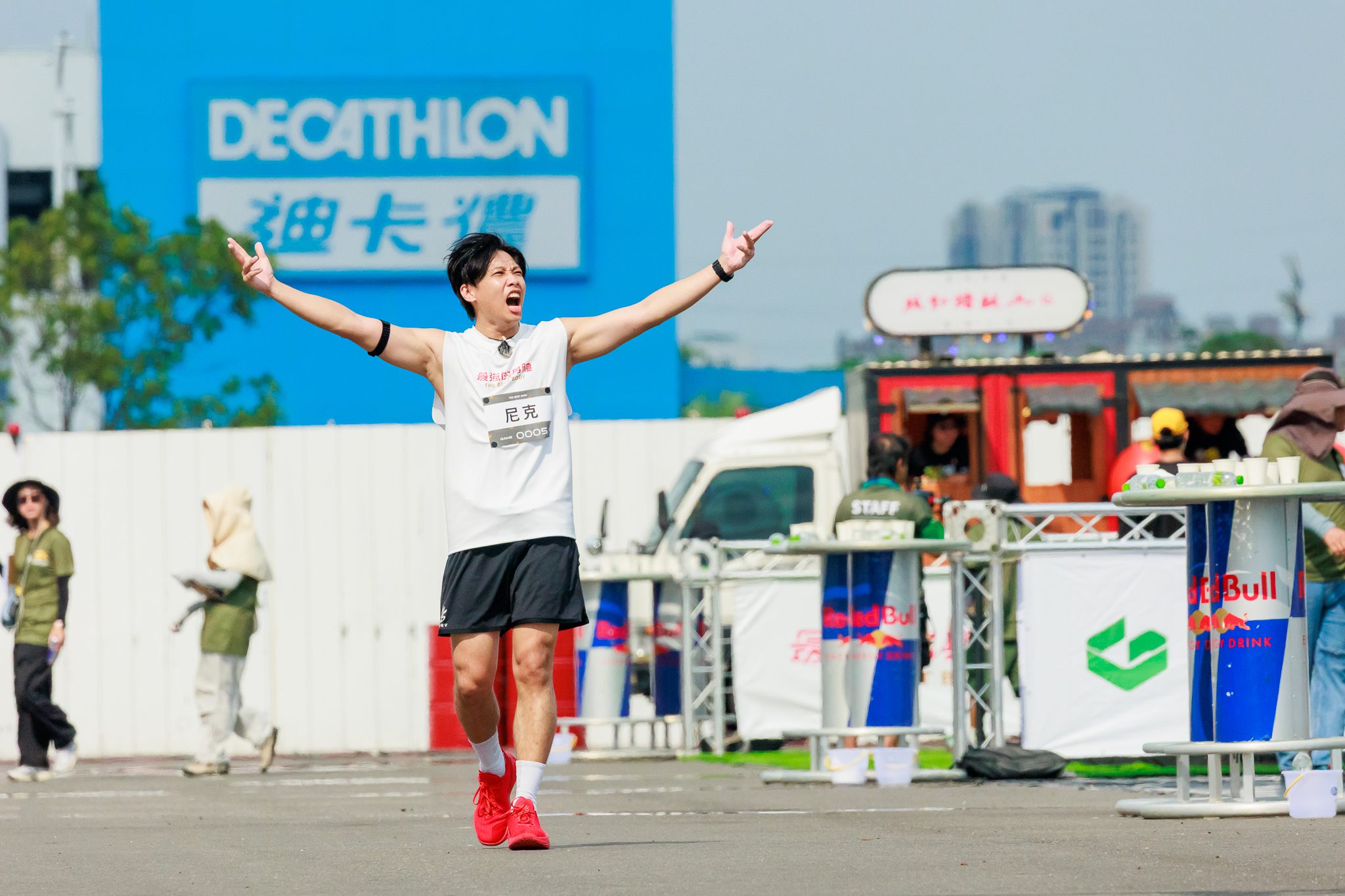 綠茶爆發體能 黃宏軒推雪橇爆肌 陳德烈帶傷上陣 陳妤比訓練還快 | 索引新聞 INDEX News