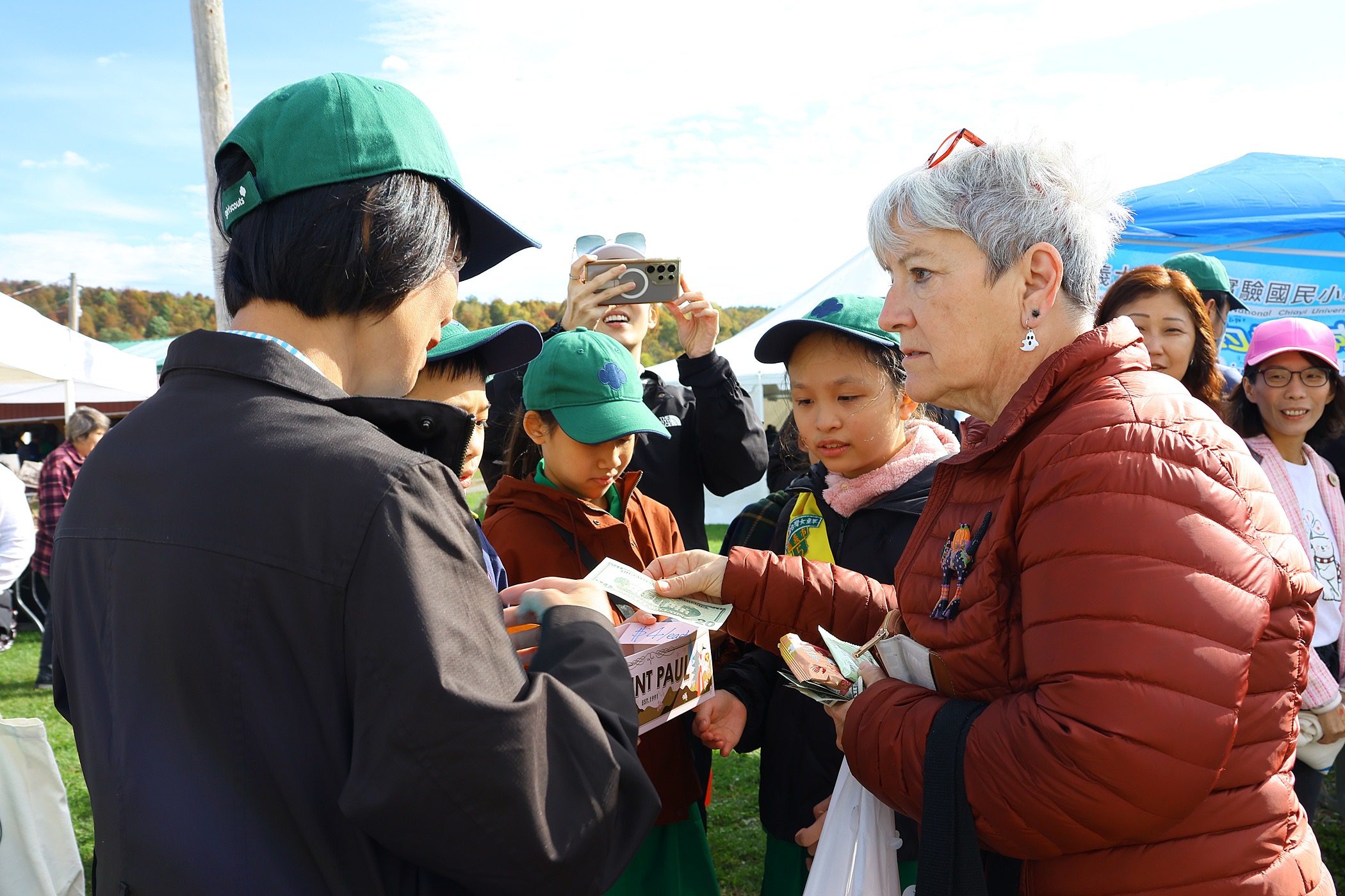 童軍前進雪城蘋果節行銷嘉義 黃敏惠讚:最優質小小外交官 | 索引新聞 INDEX News 童軍前進雪城蘋果節行銷嘉義 黃敏惠讚:最優質小小外交官 | 索引新聞 INDEX News