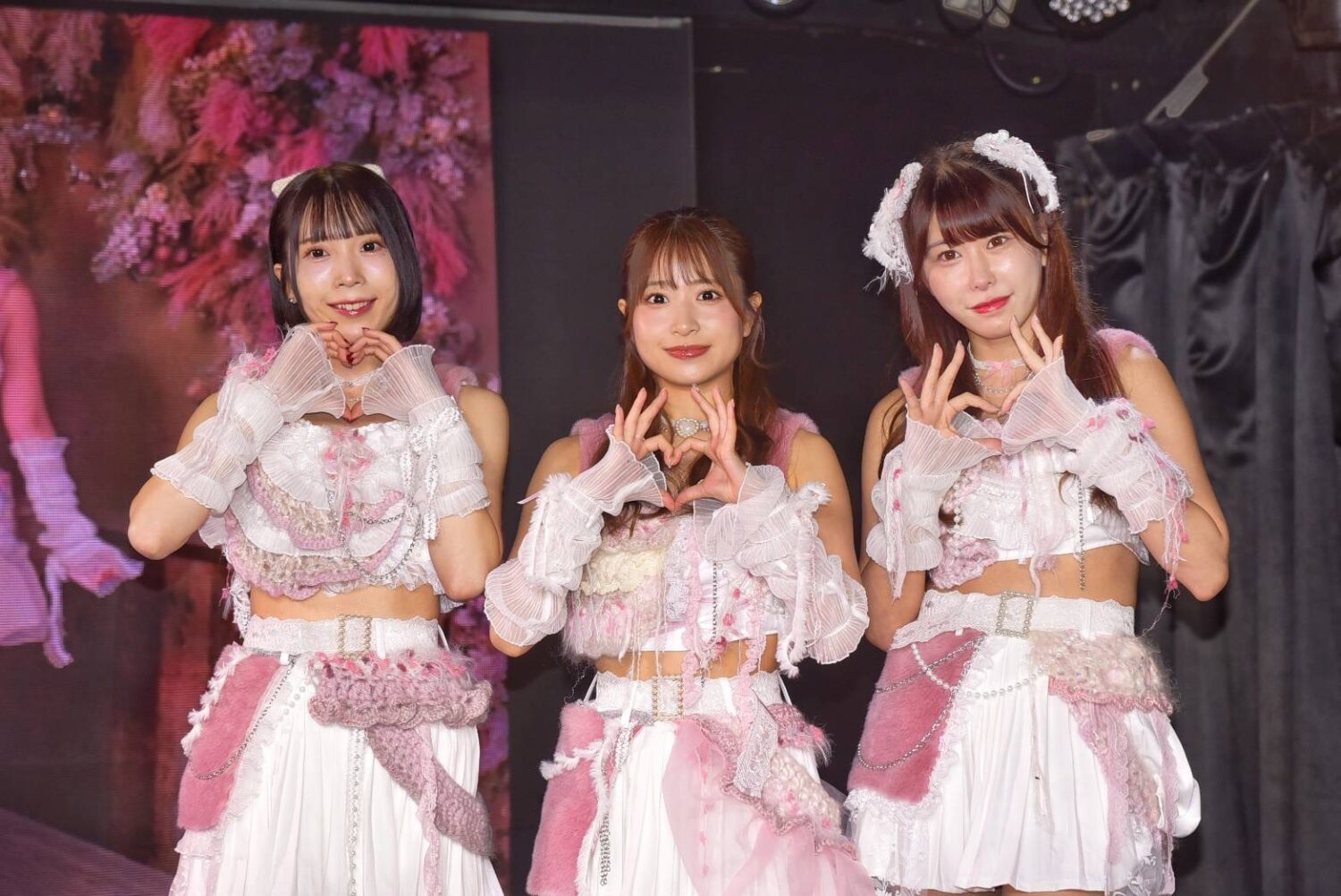 日本新生代偶像團體 SORRY.IDOL 街頭零距離親自發放宣傳海報 | 索引新聞 INDEX News 日本新生代女子偶像團體SORRY.IDOL(すみません。) 在台北舉辦首次海外公演。(圖/百翼媒體 提供)