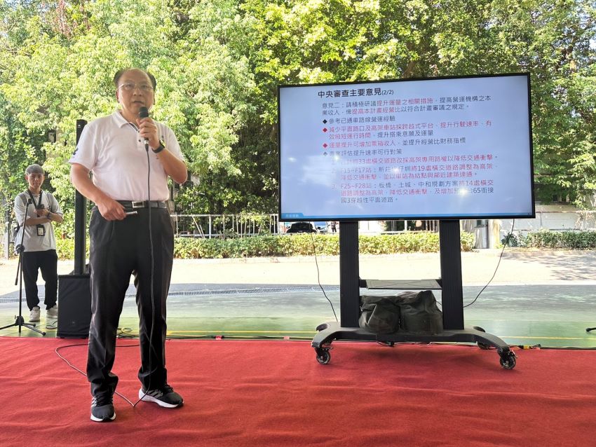 高架車站數增7站 泰板輕軌可研將五度送審 7 《圖說》捷運局長李政安說明泰板輕軌進度。〈捷運局提供〉