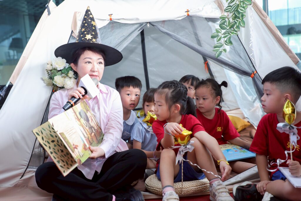 %E7%9B%A7%E5%B8%82%E9%95%B7%E8%A6%AA%E8%87%AA%E7%82%BA%E5%B0%8F%E6%9C%8B%E5%8F%8B%E6%9C%97%E8%AE%80%E6%95%85%E4%BA%8B%E6%9B%B8