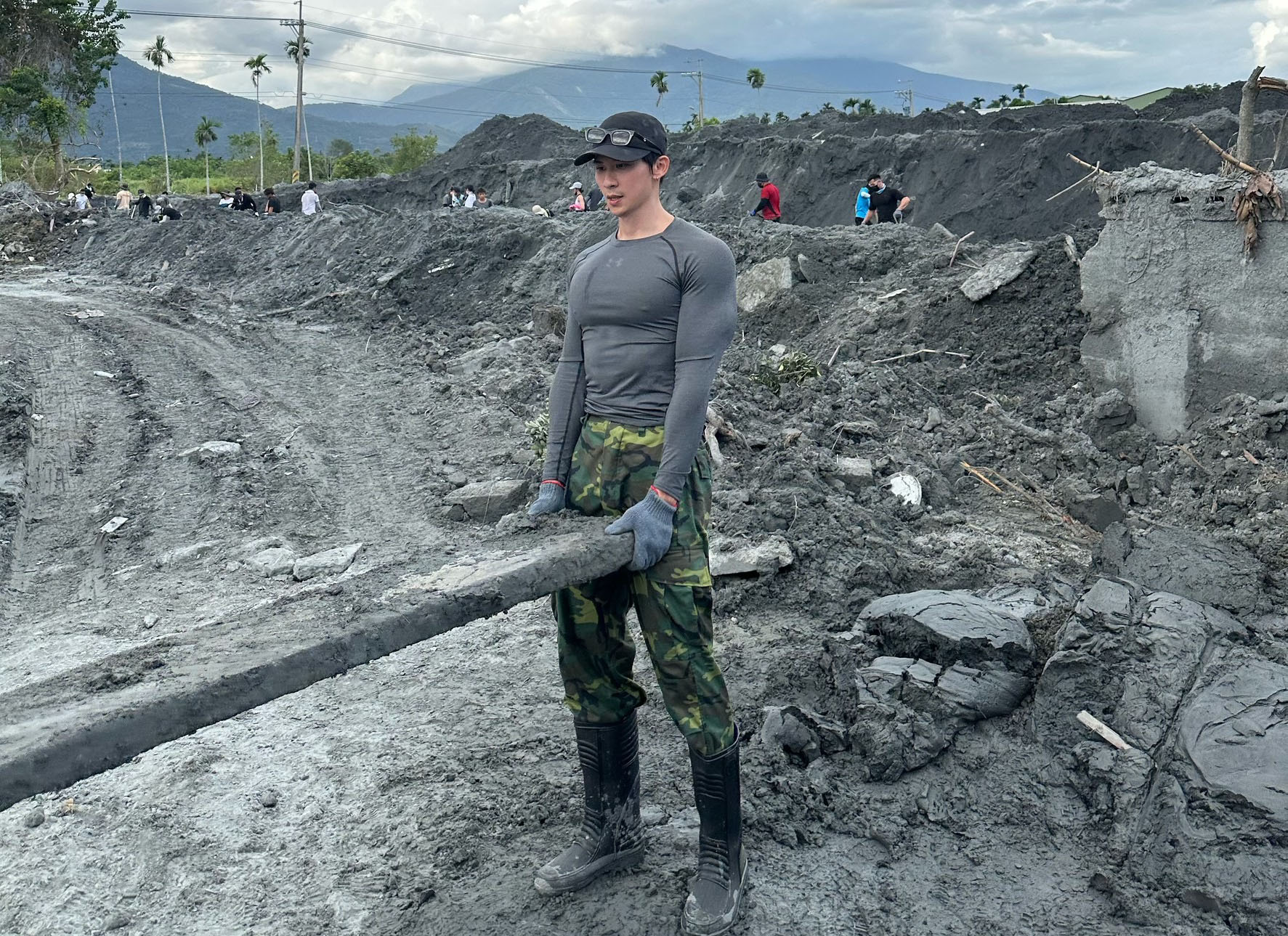 Rock 李振瑋信守承諾 號召民眾朋友近百人組成肌肉戰隊熱血返花蓮 | 索引新聞 INDEX News