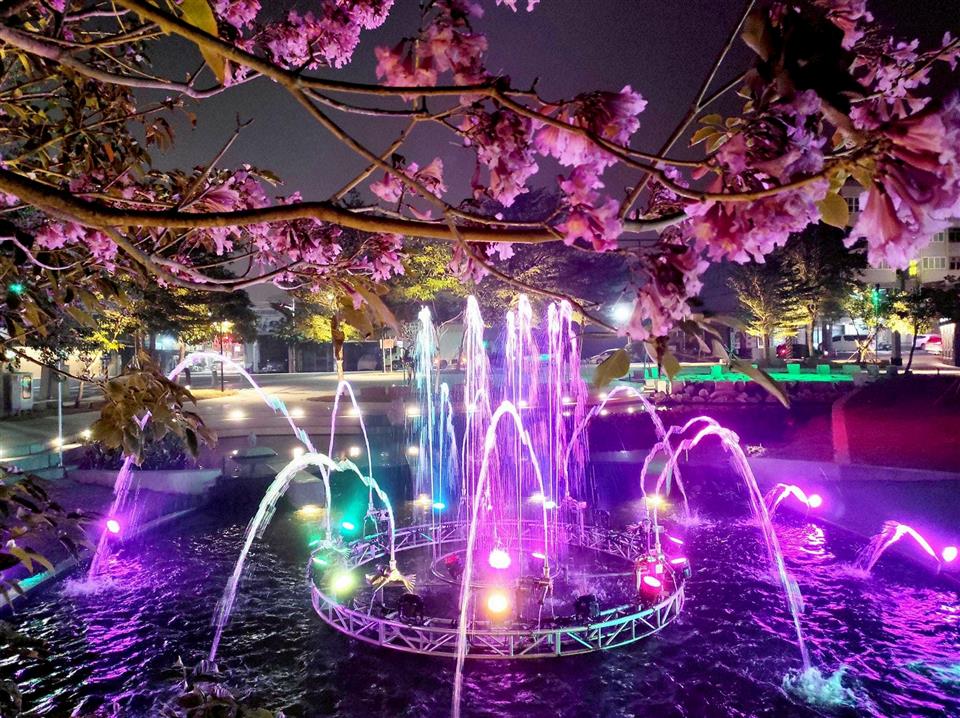 「鹿港光影躍國際、大佛綠意共榮耀」 鹿港溪光環境、小鎮光影藝術節及大佛綠地森呼吸營造 共榮獲8項國內外大獎殊榮 | 索引新聞 INDEX News 「鹿港光影躍國際、大佛綠意共榮耀」 鹿港溪光環境、小鎮光影藝術節及大佛綠地森呼吸營造 共榮獲8項國內外大獎殊榮 | 索引新聞 INDEX News