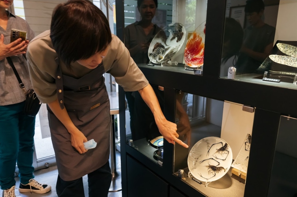 圖▲郁婷最喜歡的作品之一《墨蝦》。