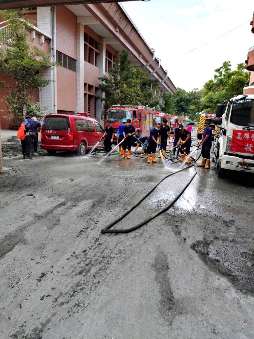 《圖說》新北消支援花蓮光復鄉災後復原工作昨日完成階段性任務。〈消防局提供〉
